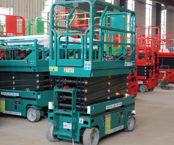 沁县自行走升降机